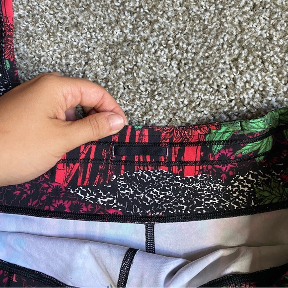 Lululemon Speed Up Tight Full-On Luxtreme 28" - Picture 13 of 14